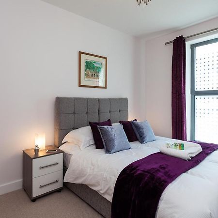Self-Contained Town Centre One Bedroom Apartments By Helmswood Serviced Apartments Redhill  Exterior photo