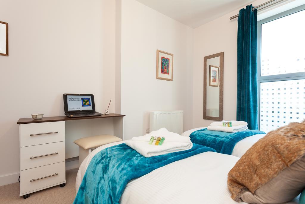 Self-Contained Town Centre One Bedroom Apartments By Helmswood Serviced Apartments Redhill  Exterior photo