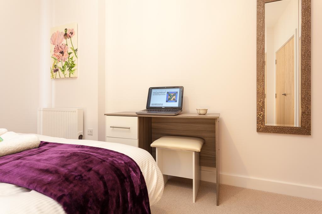 Self-Contained Town Centre One Bedroom Apartments By Helmswood Serviced Apartments Redhill  Exterior photo